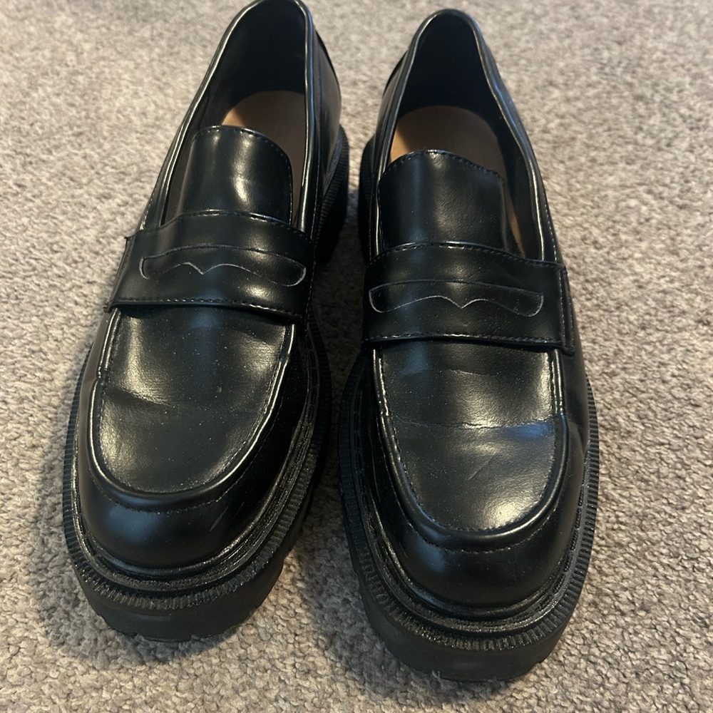 H&M platform faux leather oxfords - size 9